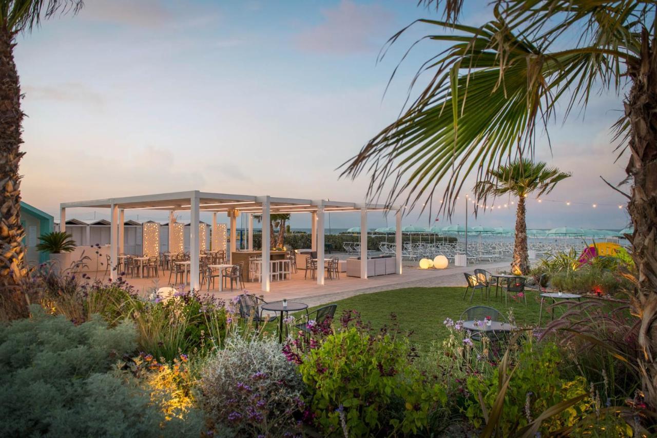 Blu Suite Resort เบลลาเรีย-อีเจอา มารีนา ภายนอก รูปภาพ