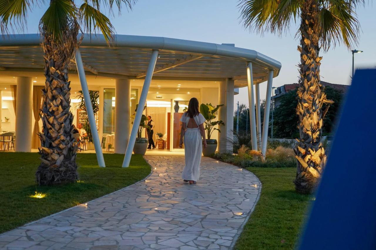 Blu Suite Resort เบลลาเรีย-อีเจอา มารีนา ภายนอก รูปภาพ