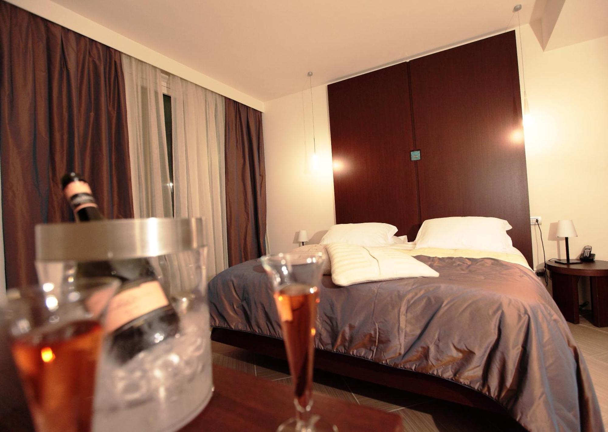 Blu Suite Resort เบลลาเรีย-อีเจอา มารีนา ภายนอก รูปภาพ